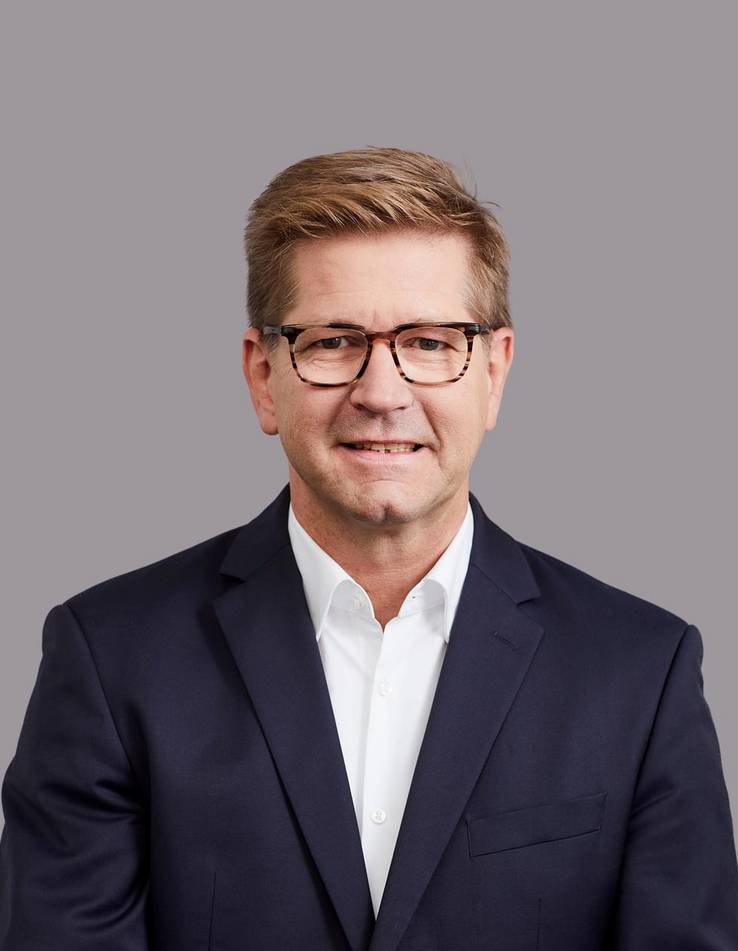 Bernd Schewior, 全球专业服务高级副总裁